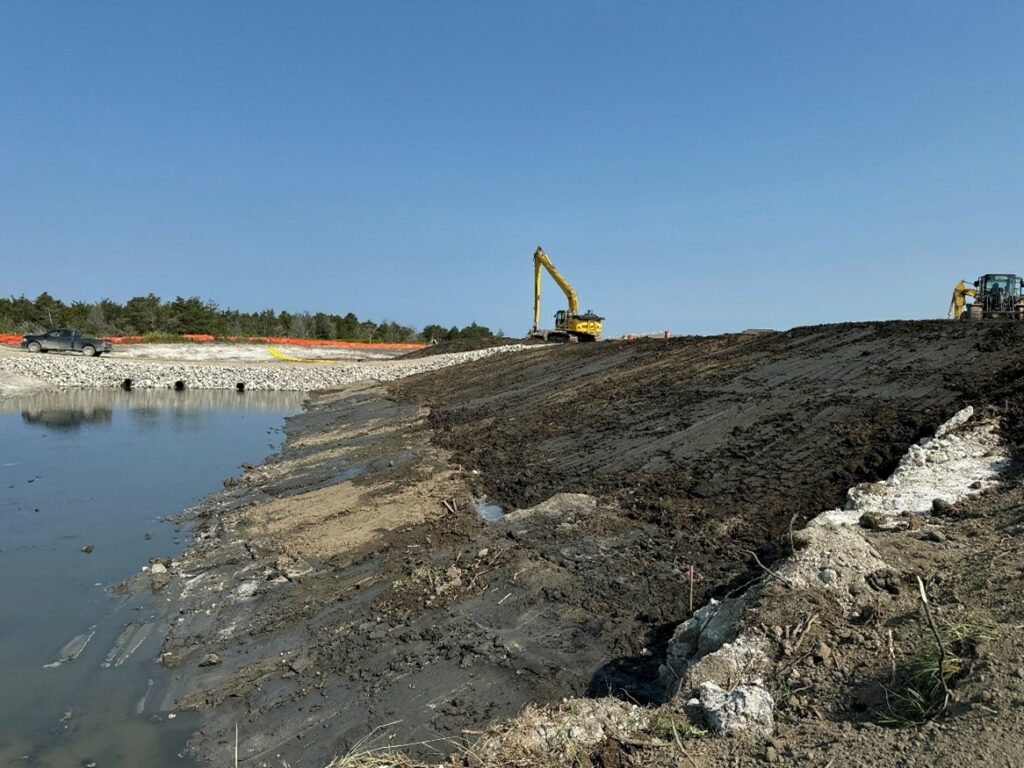 Picture21-aug2024 Placement of excavated material on the right bank of Pond Creek – August 2024